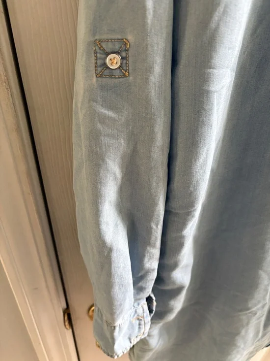 Victoria's Secret Light Wash Denim Shirt Jacket - Picture 4 of 7